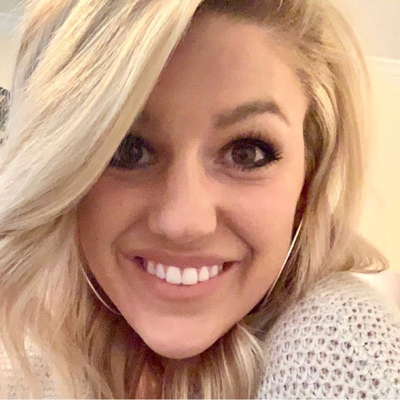 Meet your Posher, Heather - Picture 2 of 3